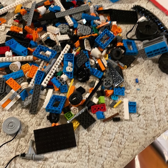 Lego BOOST  5in1 Build, Code, Play set. Barely played with. Most pieces included - Picture 11 of 15